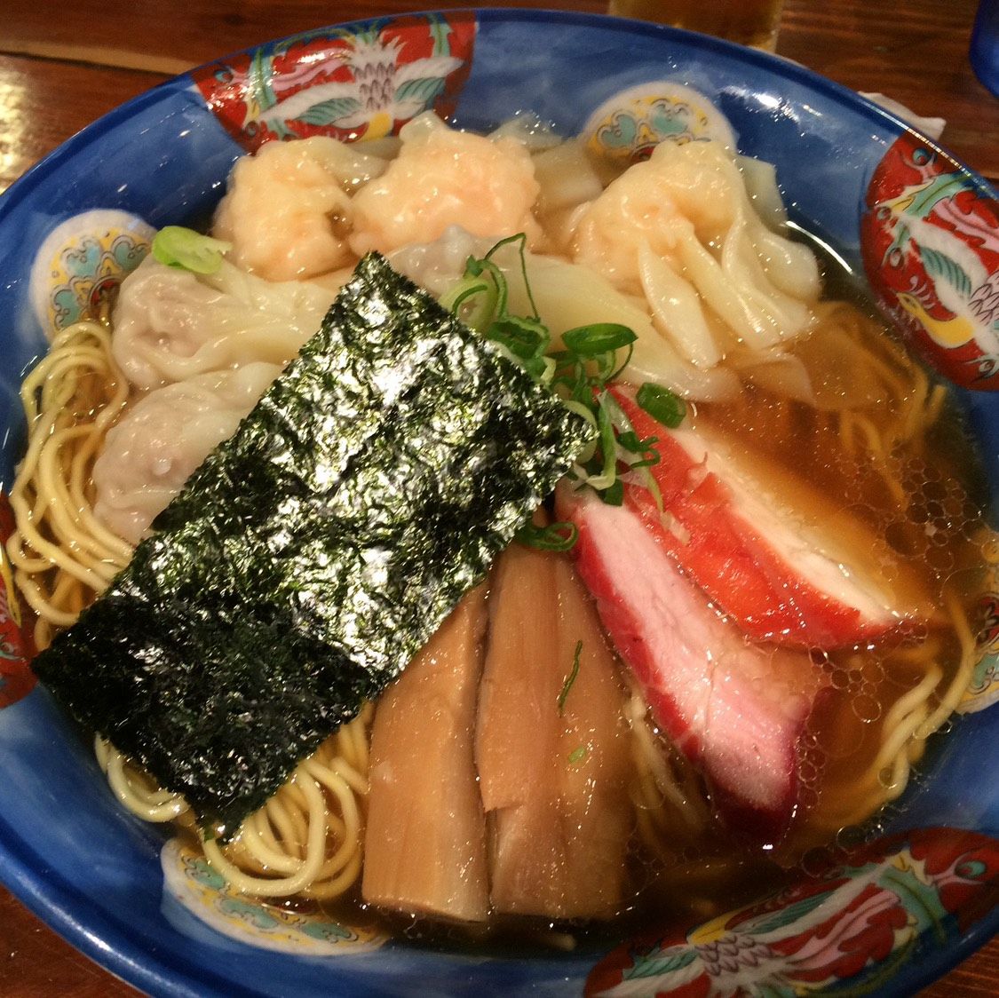 特製ワンタン麺（黒）
