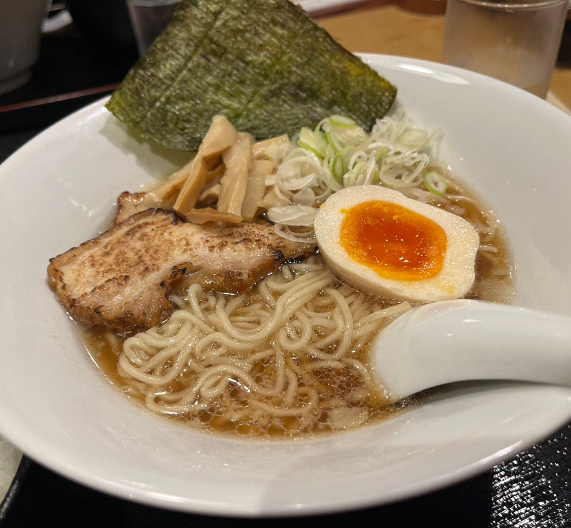 金華豚 豚骨醤油ラーメン