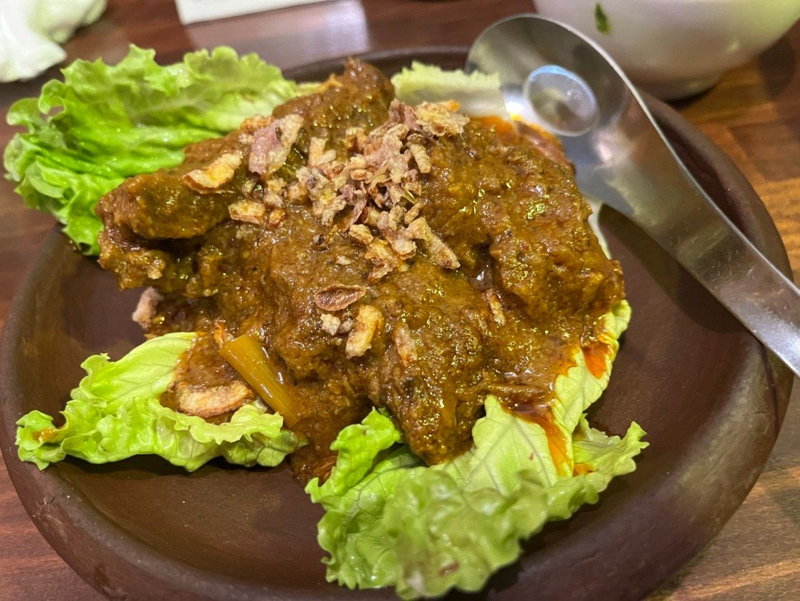 ルンダン(牛肉のスパイス煮)