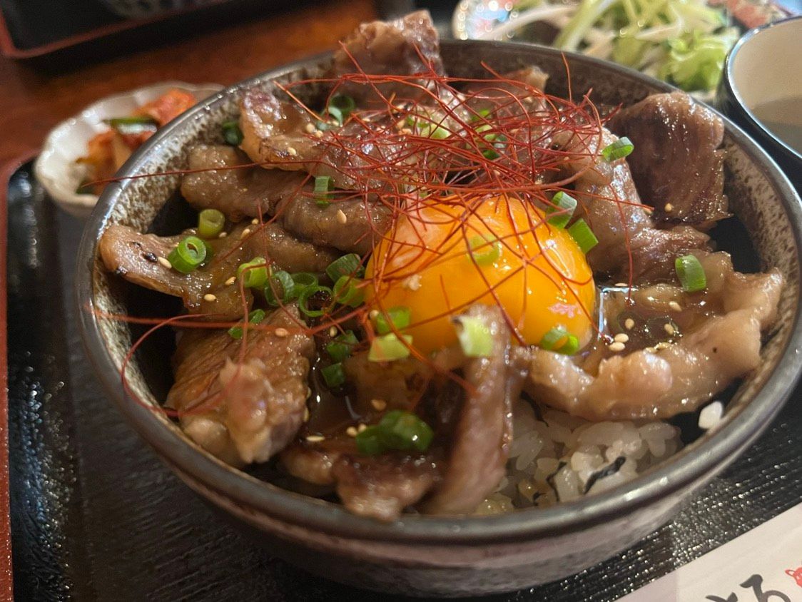 深夜限定濃厚カルビ丼