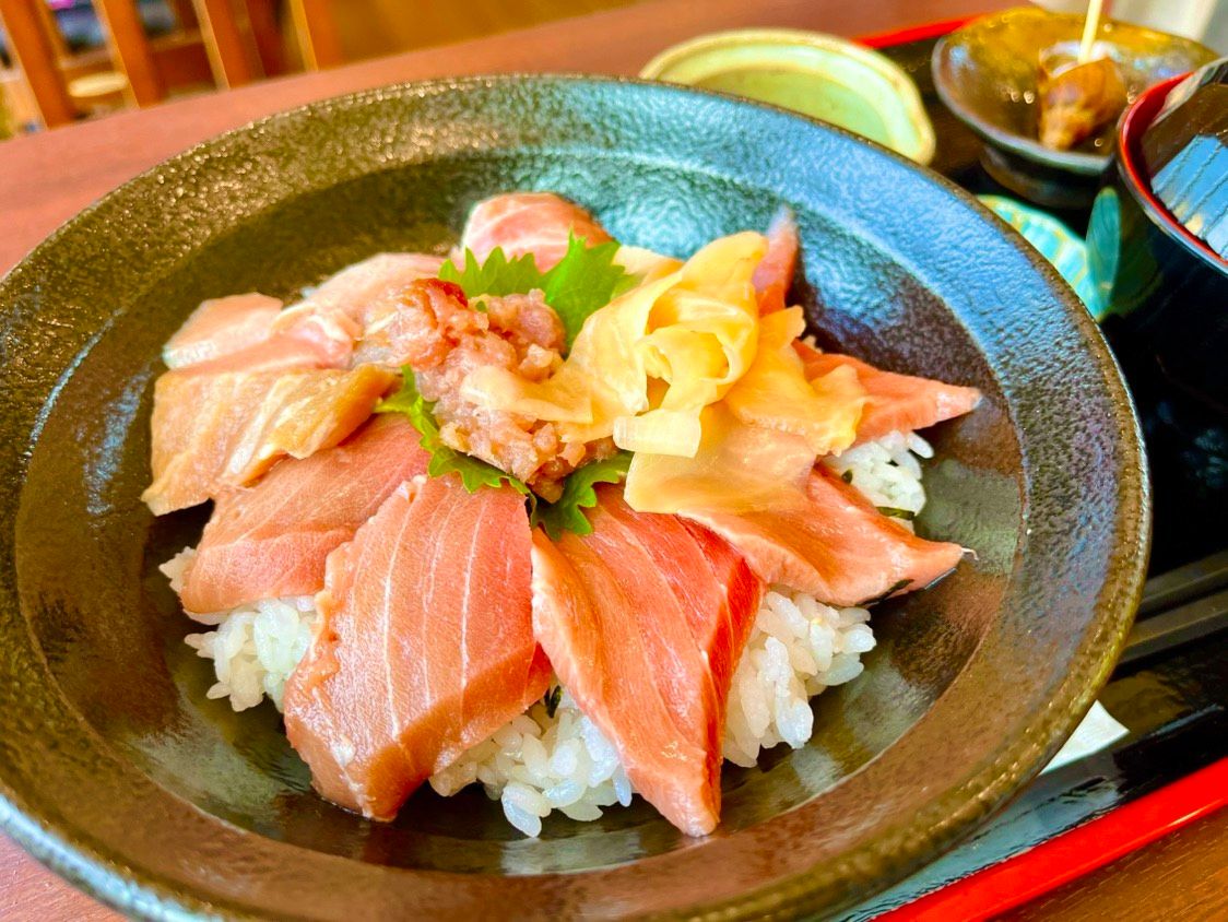 マグロ丼