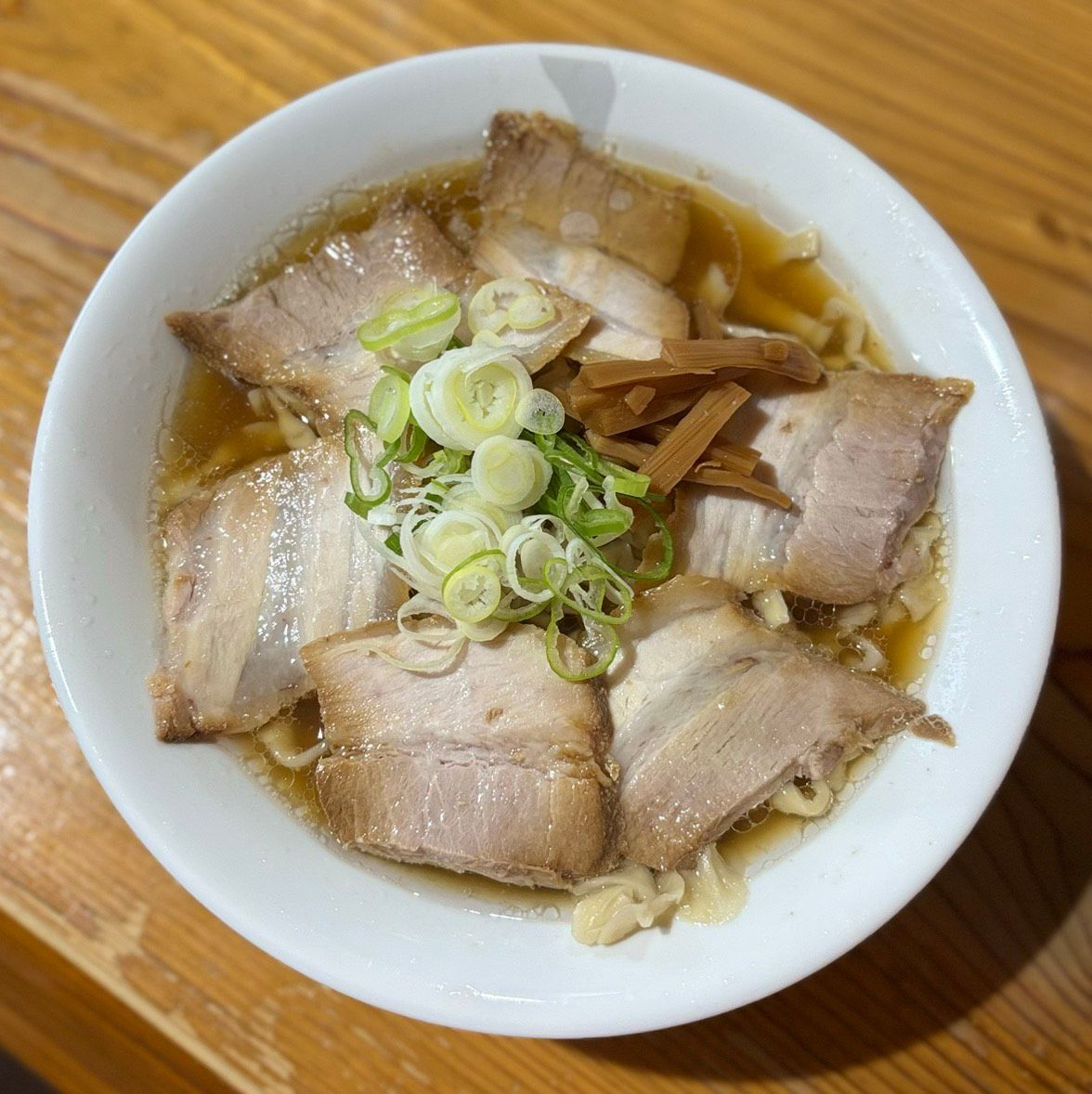 中華そば700円＋チャーシュー200円