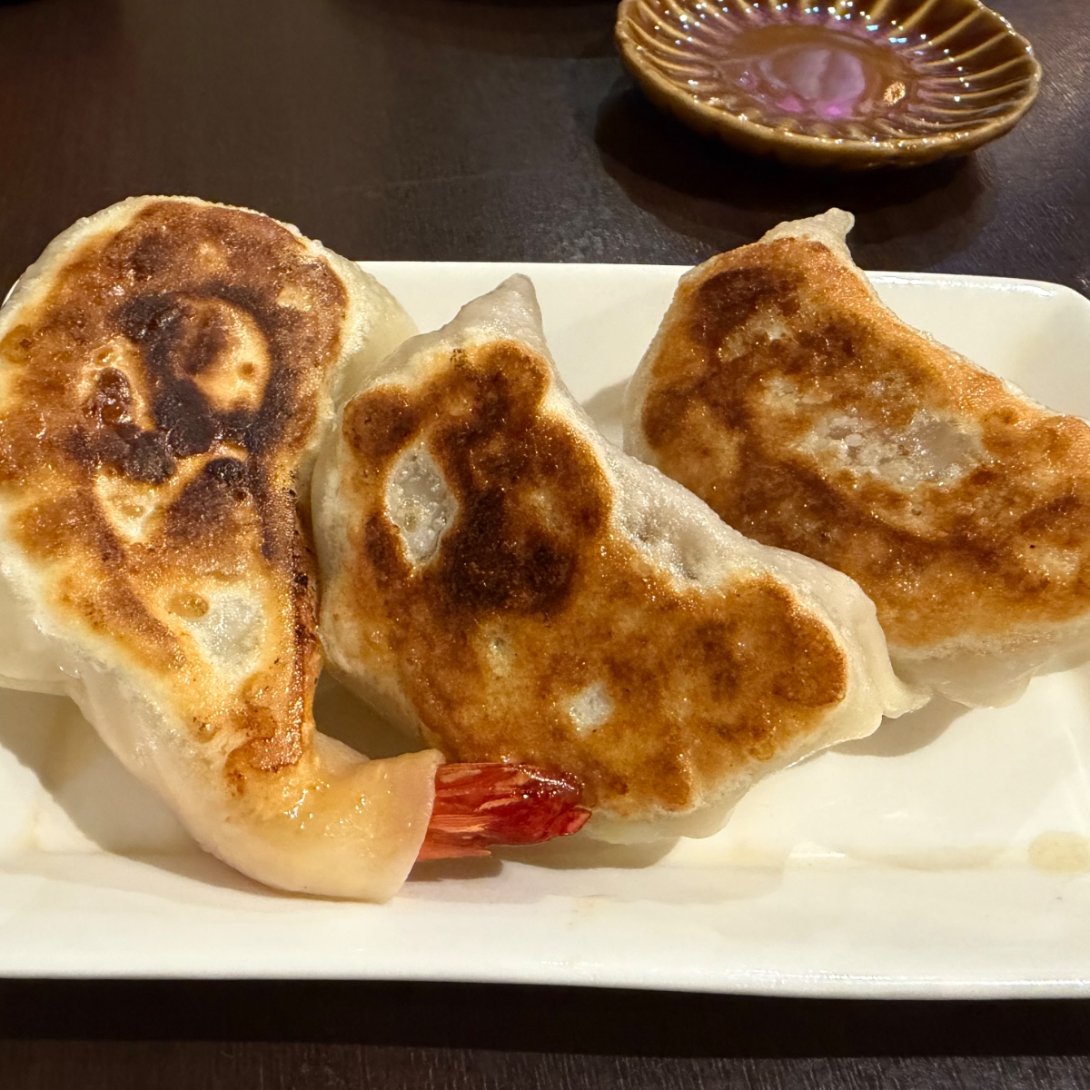 右からオリジナル、牛肉と山わさび、エビ
