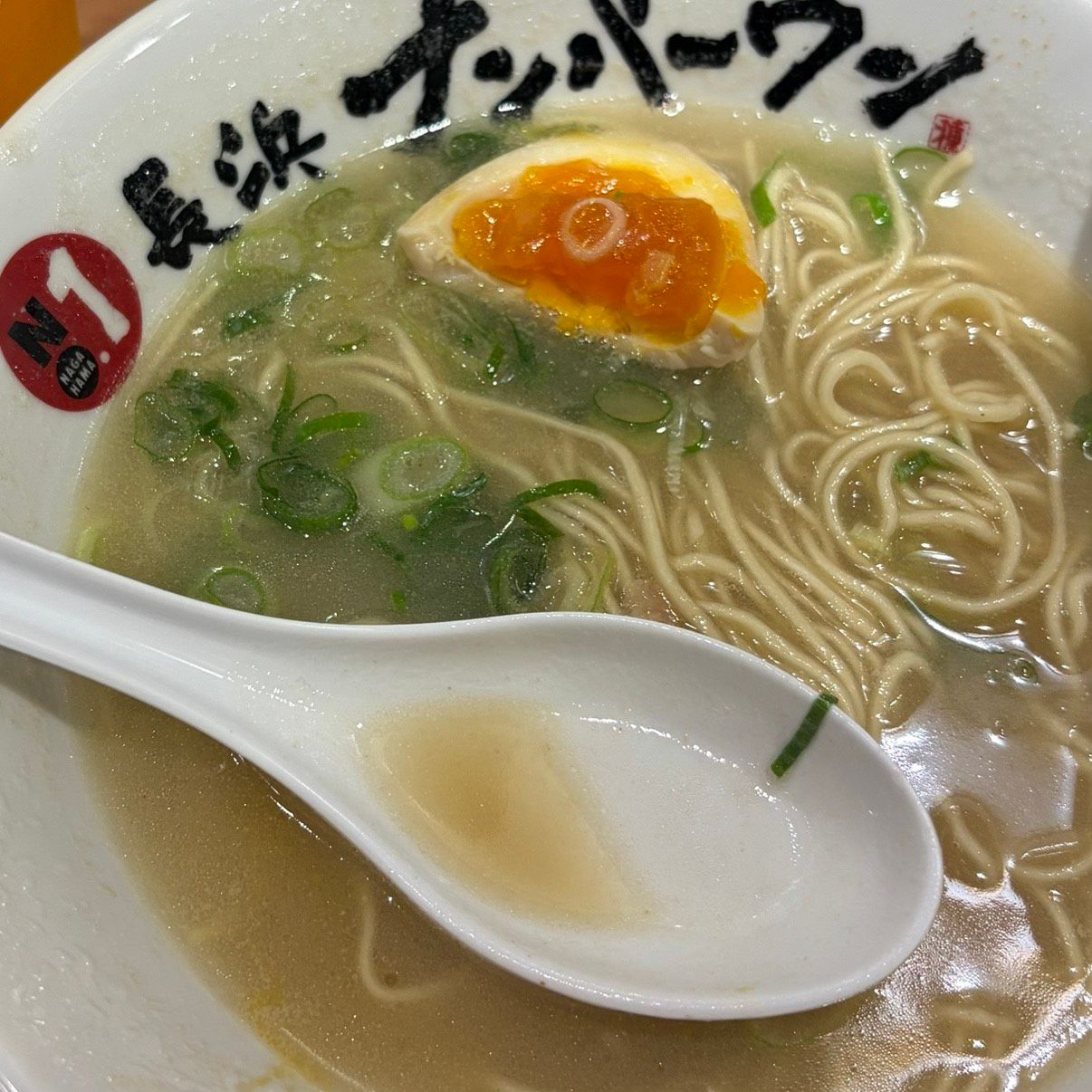 煮卵豚骨ラーメン