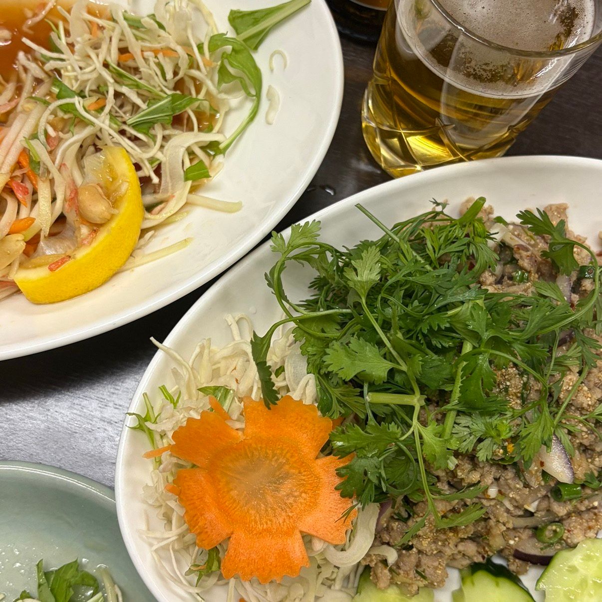 ラープムー、もち米、ソムタム