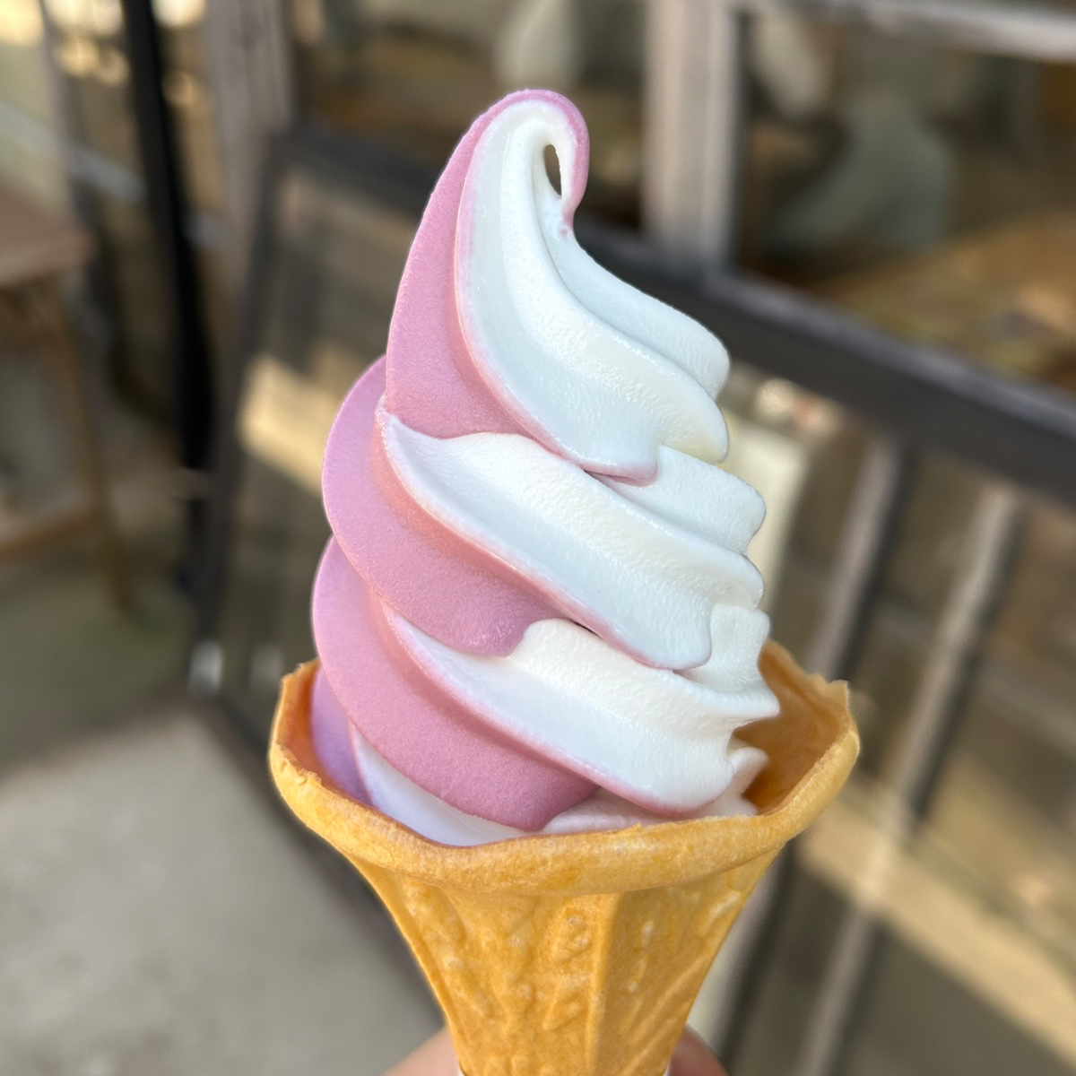 ブルーベリー　牛乳ソフトクリーム