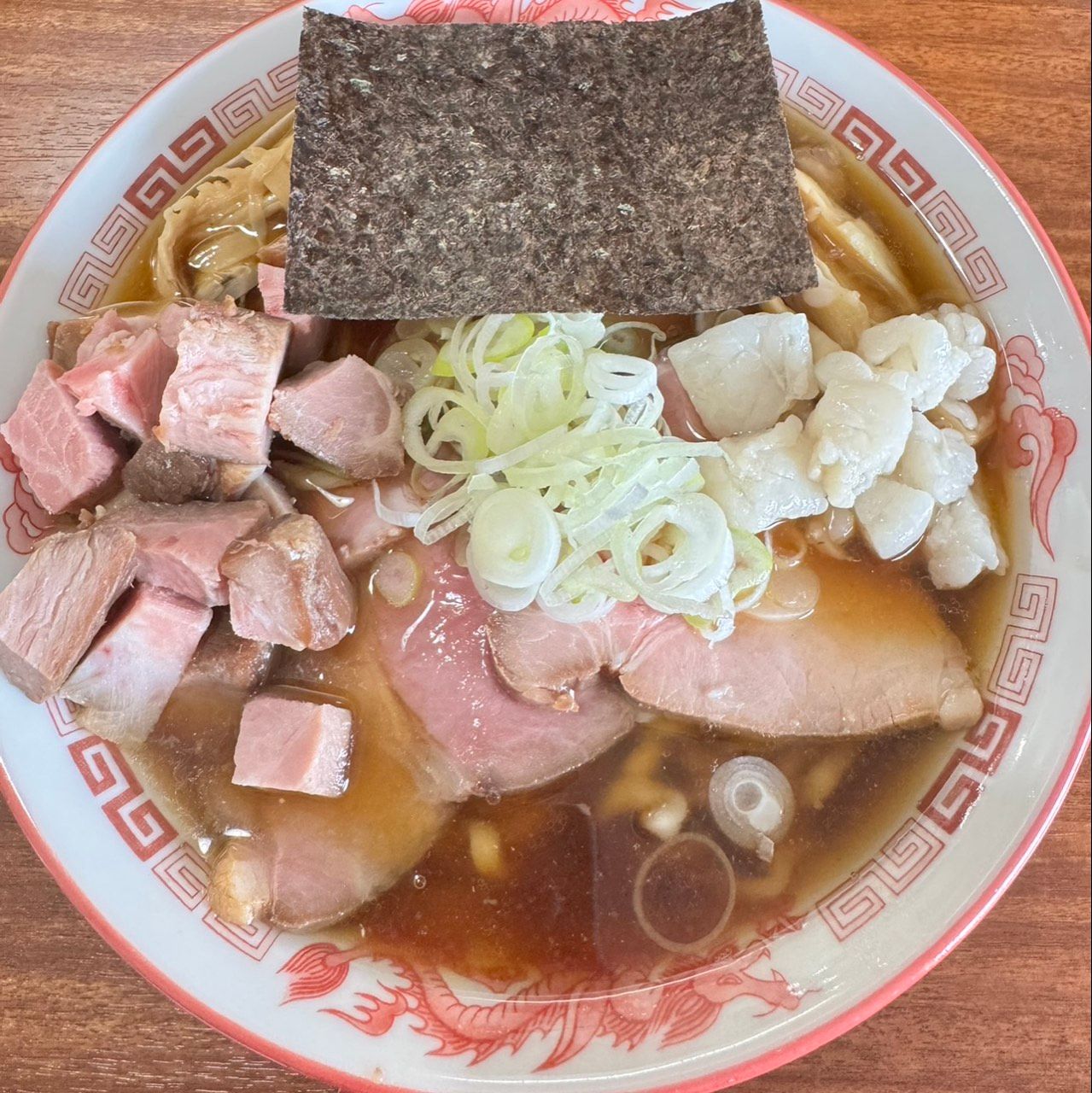 煮干しチャーシューメン(身入り)