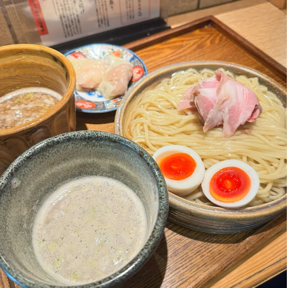 つけ汁2種ちょっとずつつけ麺