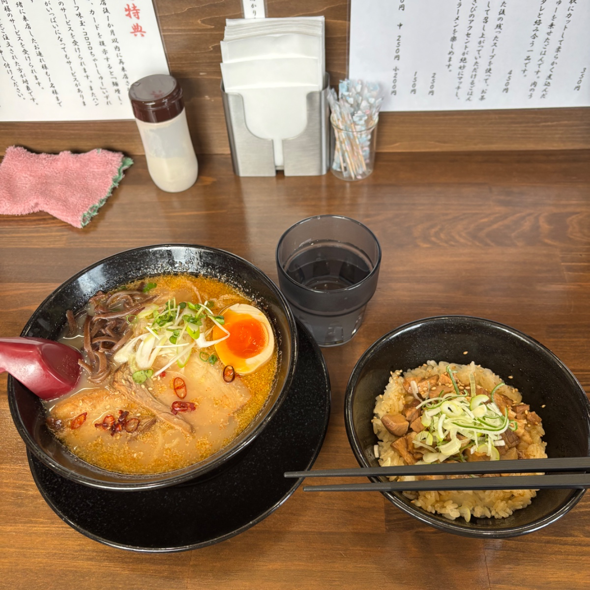 こくしおらーめん辛味、ちゃーしゅーごはん