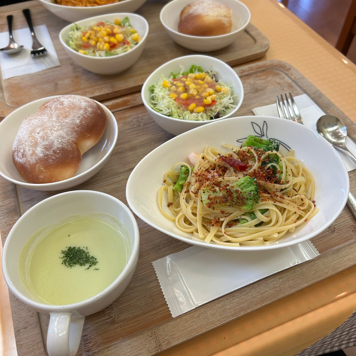 エビとブロッコリーのペペロンチーノ➕デザートセット